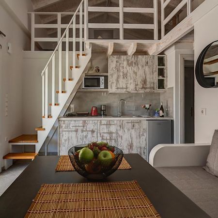 Molos Beachfront Apartments In 季亚科普通 外观 照片