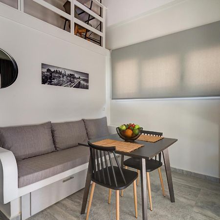 Molos Beachfront Apartments In 季亚科普通 外观 照片