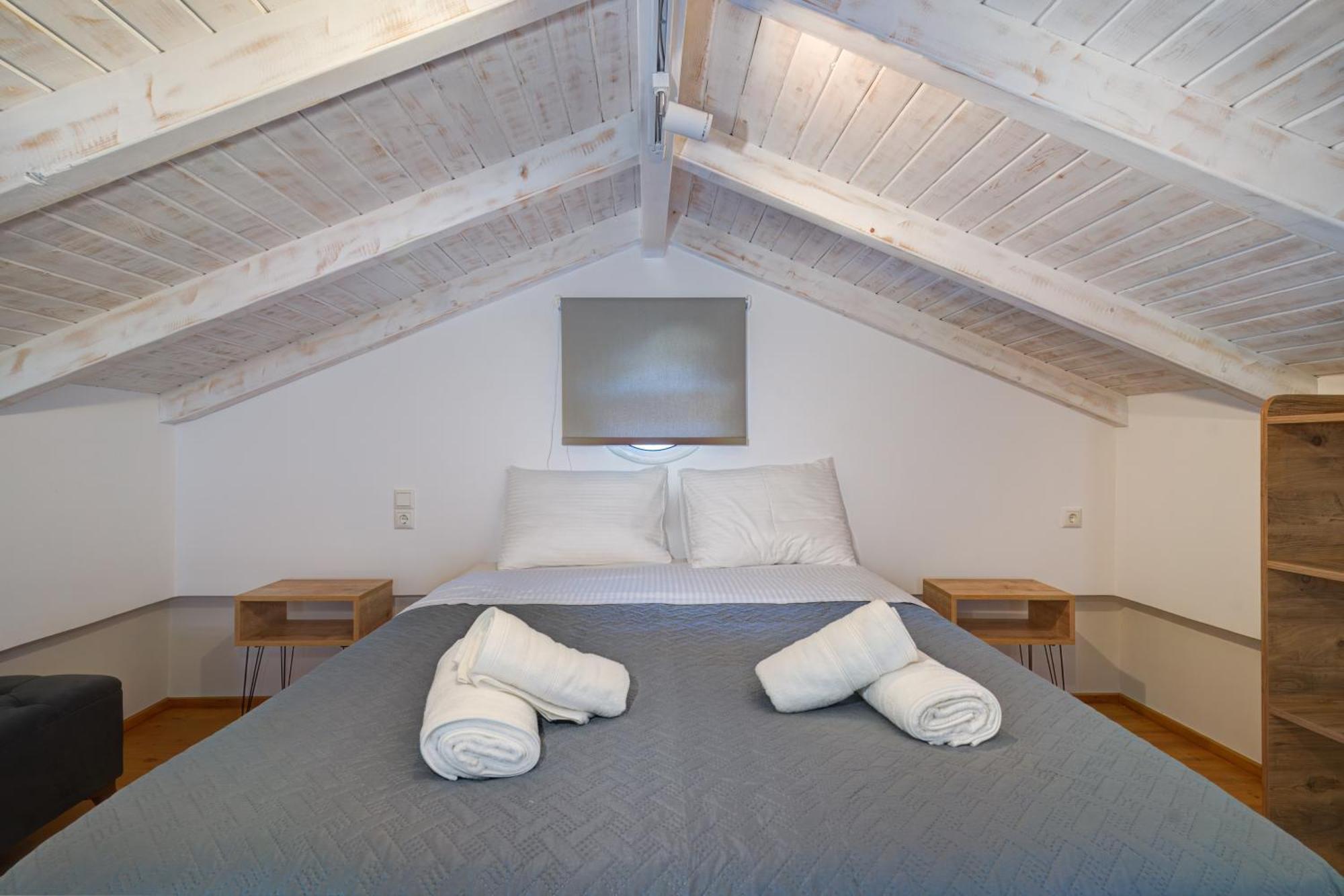 Molos Beachfront Apartments In 季亚科普通 外观 照片