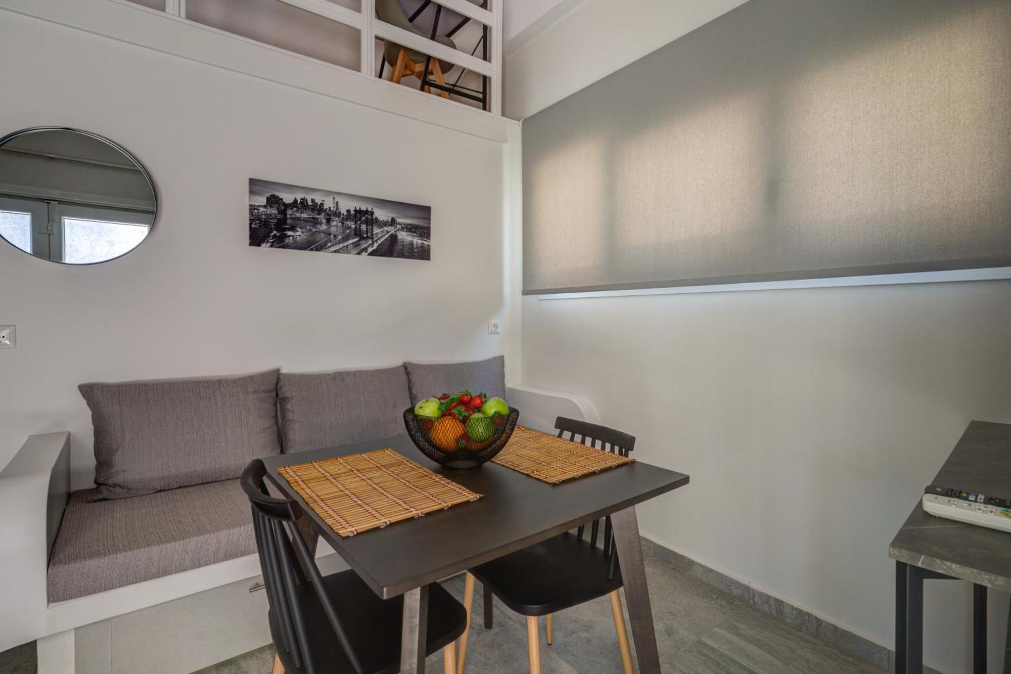Molos Beachfront Apartments In 季亚科普通 外观 照片