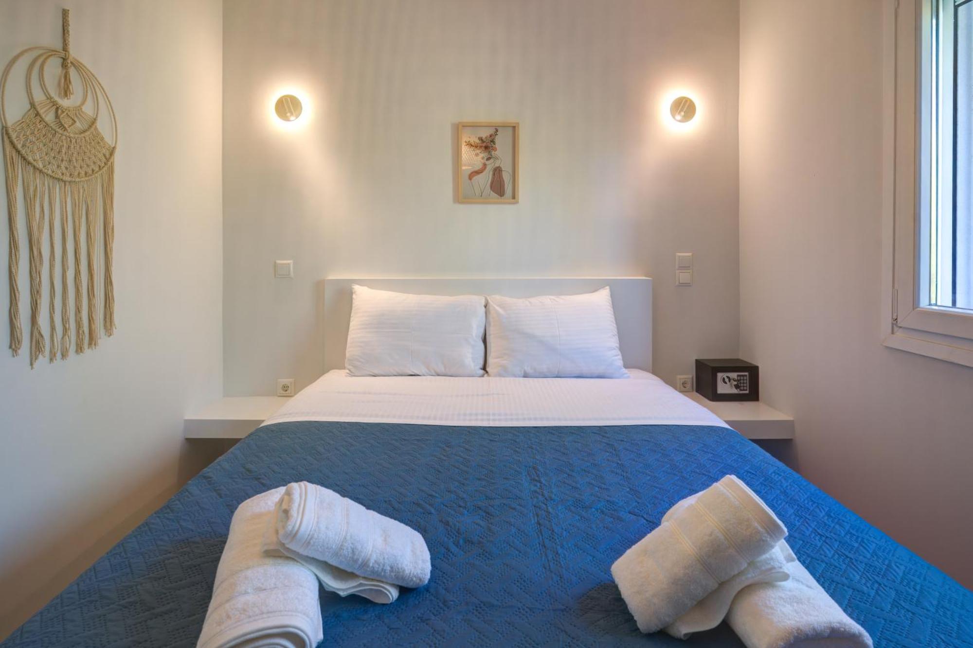 Molos Beachfront Apartments In 季亚科普通 外观 照片
