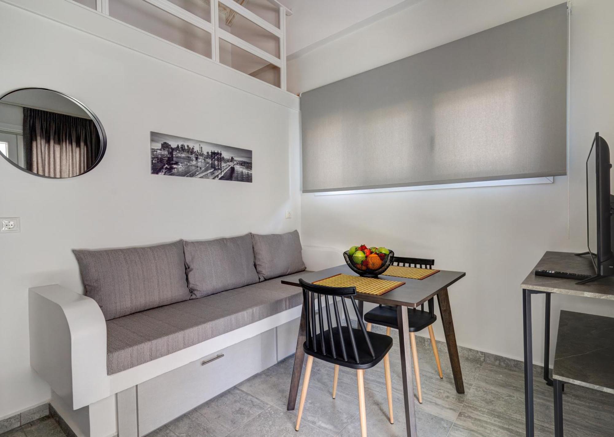 Molos Beachfront Apartments In 季亚科普通 外观 照片