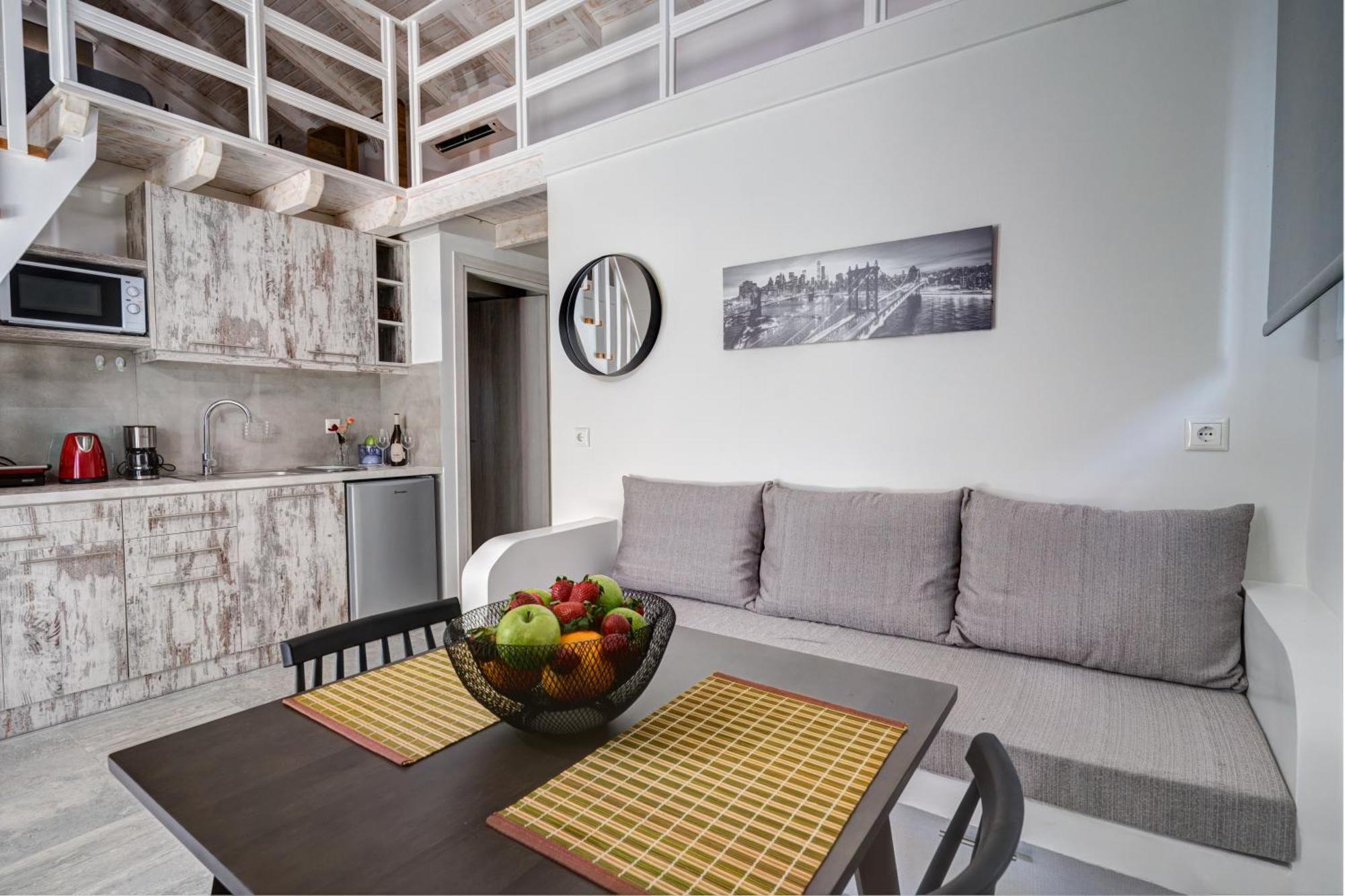 Molos Beachfront Apartments In 季亚科普通 外观 照片