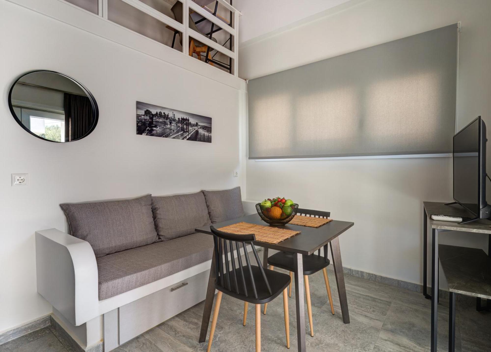 Molos Beachfront Apartments In 季亚科普通 外观 照片