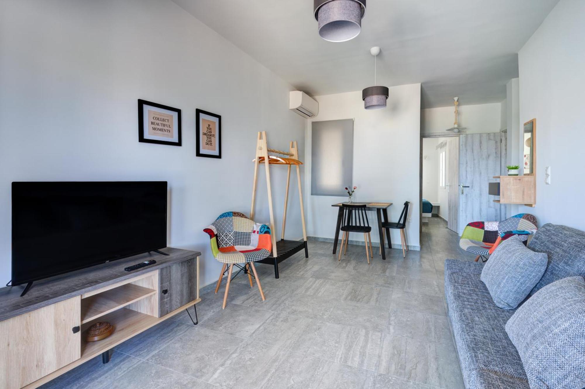 Molos Beachfront Apartments In 季亚科普通 外观 照片